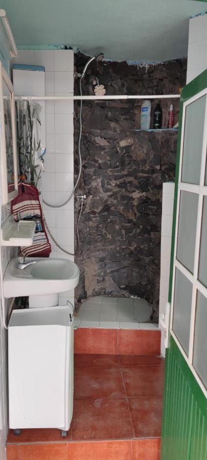 Casita pajero en el Pozo de las Calcosas, El Hierro Exterior foto